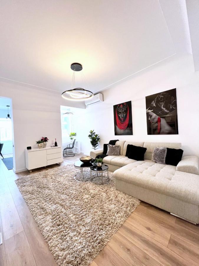 Sky View - Luxury Apartament - Sanador Victoriei Bucharest Exterior photo