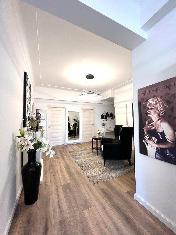 Sky View - Luxury Apartament - Sanador Victoriei Bucharest Exterior photo