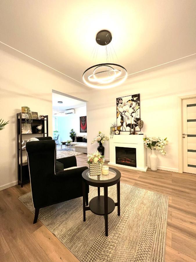 Sky View - Luxury Apartament - Sanador Victoriei Bucharest Exterior photo